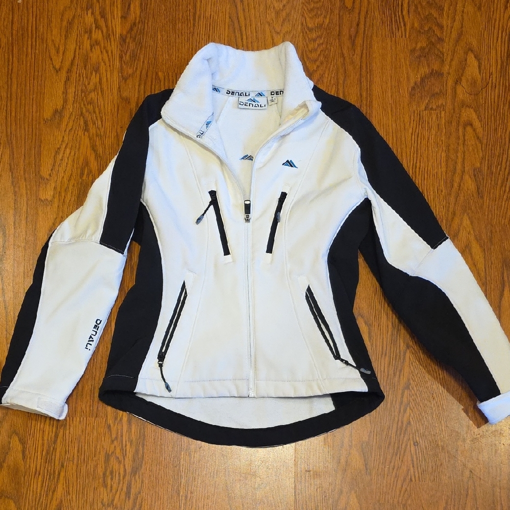 Stylish Women's Black and White Ski Jacket